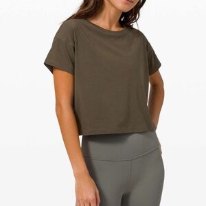 Lululemon Cates Tee in Dark Olive